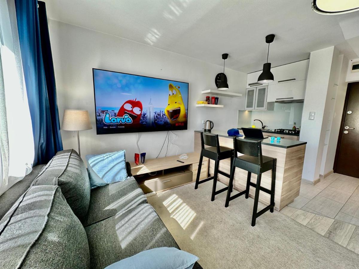 Neon 2 - Fast Wifi 70'Tv Netflix Hbo Max Appletv+ Apartment Warsaw Ngoại thất bức ảnh