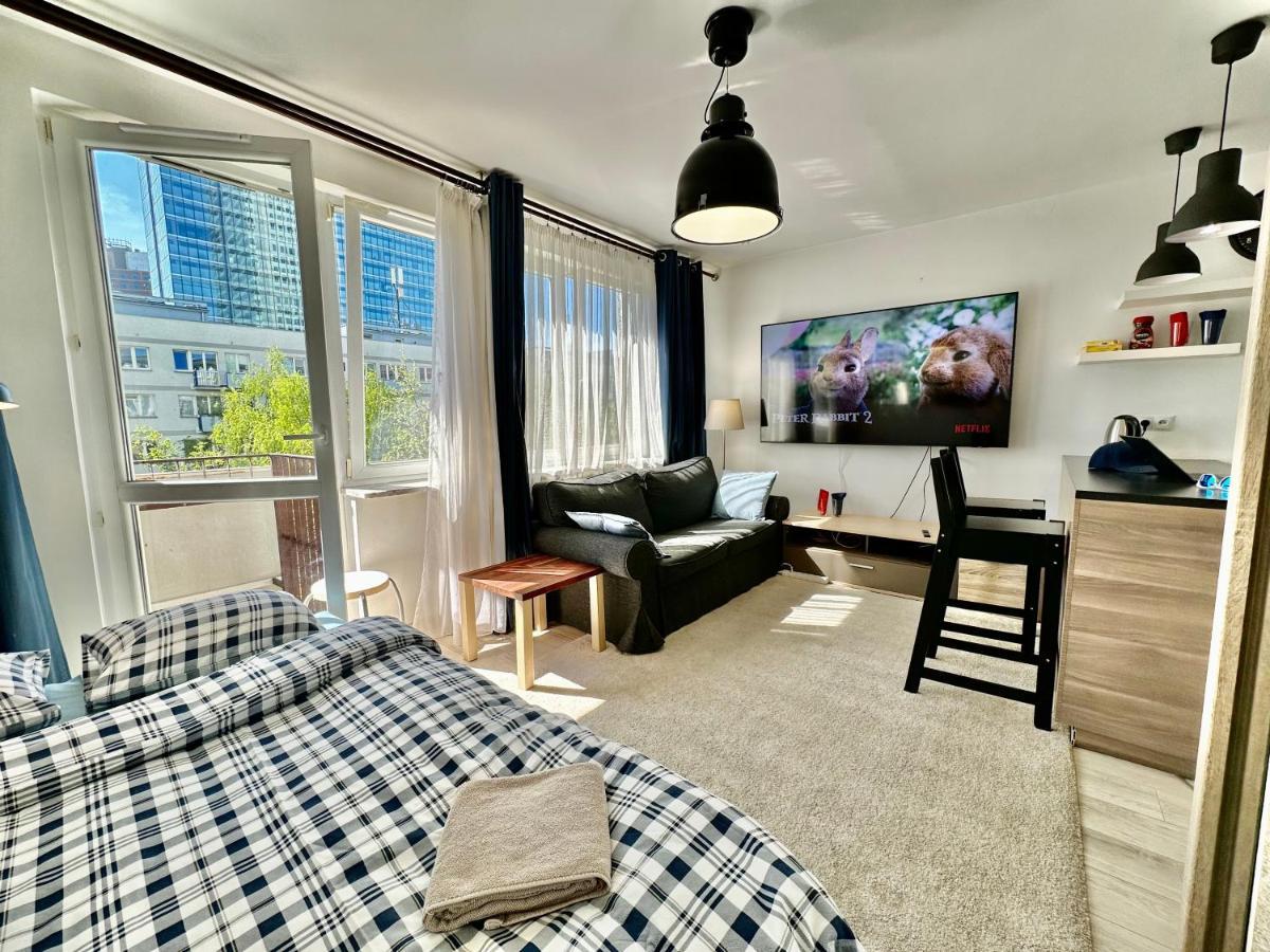 Neon 2 - Fast Wifi 70'Tv Netflix Hbo Max Appletv+ Apartment Warsaw Ngoại thất bức ảnh