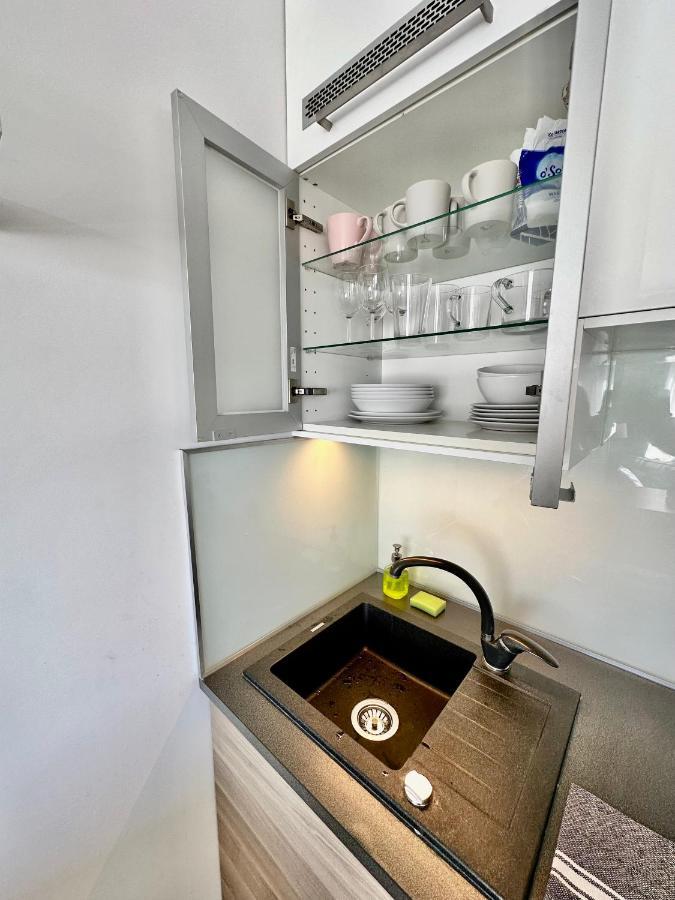 Neon 2 - Fast Wifi 70'Tv Netflix Hbo Max Appletv+ Apartment Warsaw Ngoại thất bức ảnh